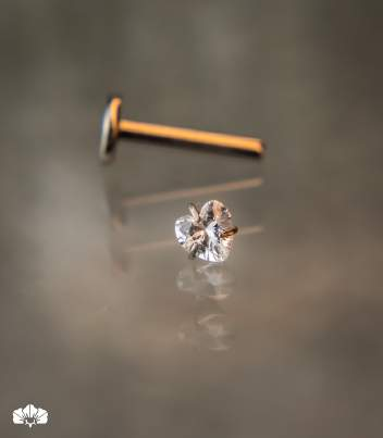 Labret Titanio Swarovski coracón 3mm
